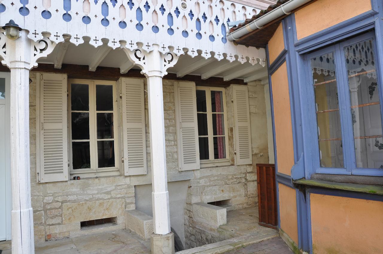 Les Charmilles Acomodação com café da manhã Saint-Jean-de-Losne Exterior foto